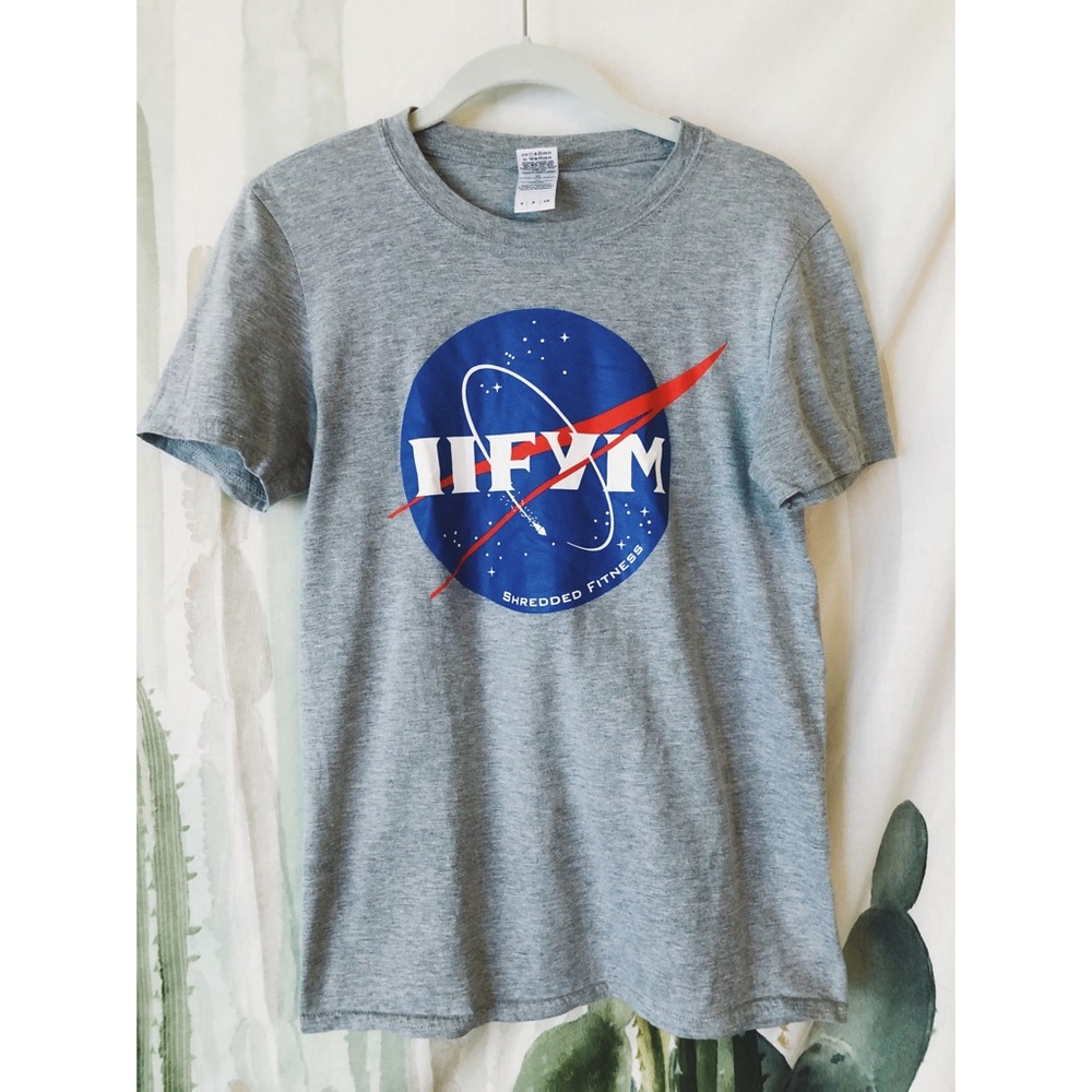 Shredded Fitness IIFYM t-shirt 🏋🏻‍♀️